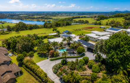 Large Kingscliff Holiday Homes for Eight, Ten or Twelve Guests